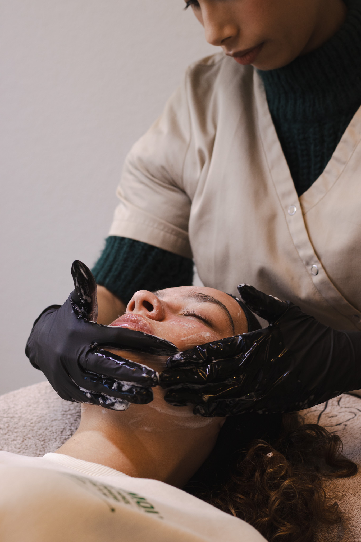 V-Carbon Gezichtsbehandeling